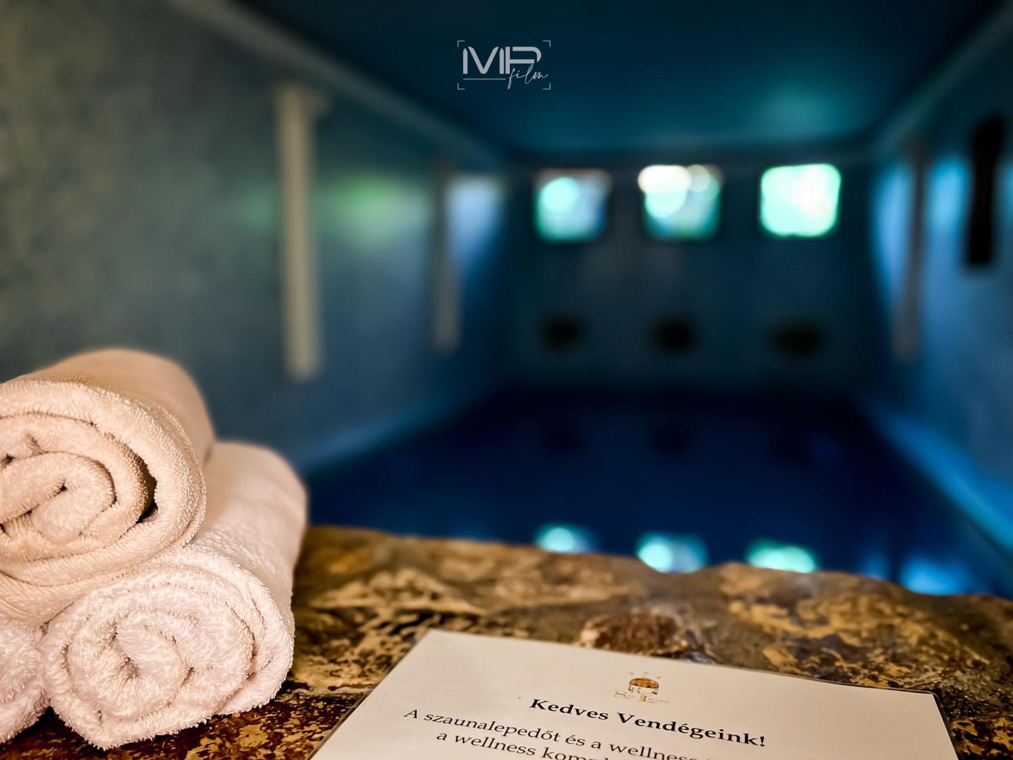 Hotel Szent Istvan เอ็กเกอร์ ภายนอก รูปภาพ