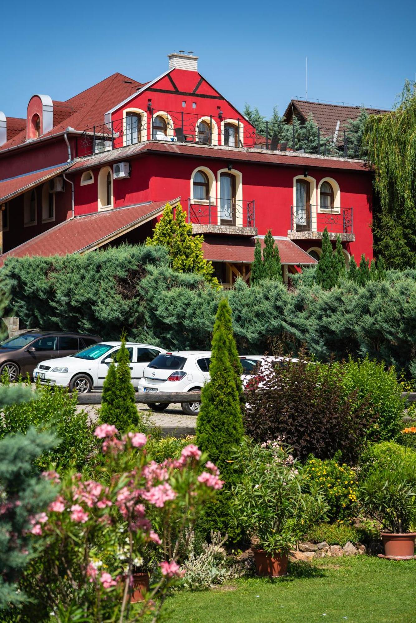Hotel Szent Istvan เอ็กเกอร์ ภายนอก รูปภาพ