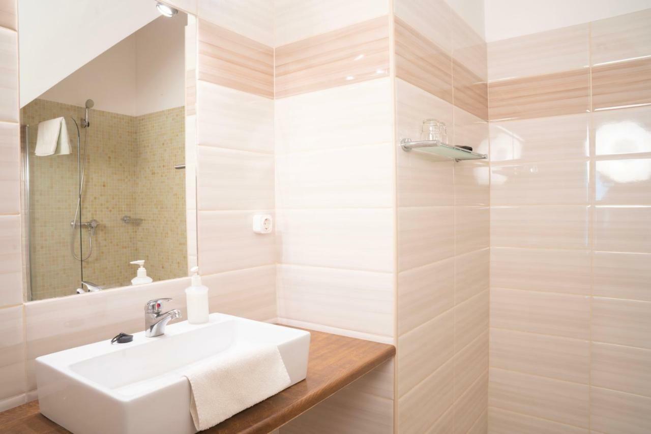 Hotel Szent Istvan เอ็กเกอร์ ภายนอก รูปภาพ
